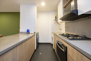 Fridge, microwave, oven, stovetop
