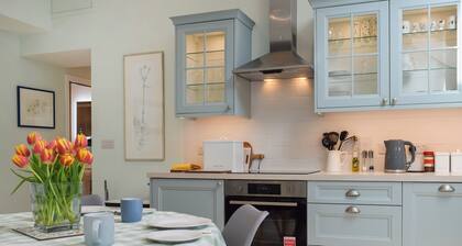 2 bedroom accommodation in Falcutt