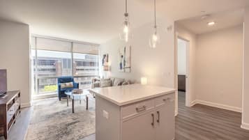 Family Apartment, 2 Bedrooms, Kitchen | Living area