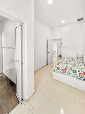 Deluxe House, 4 Bedrooms, Non Smoking, Balcony | 4 bedrooms, desk, free WiFi - 4 Bedroom Landed House (Batu Pahat)