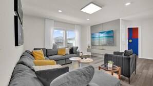 Unclassified image, 5 of 41, button - 5 BD/ 5.5 BA/ Windsor Cay (16201 SK) (Clermont)