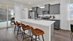 Unclassified image, 4 of 41, button - 5 BD/ 5.5 BA/ Windsor Cay (16201 SK) (Clermont)