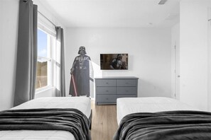 4 bedrooms, travel cot, WiFi, bed sheets