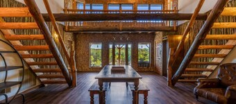 The Howling Buck Lodge