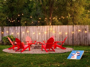 Property grounds - Pool & Play | Hot Tub, Ping Pong, Nintendo Switch (Stevensville)