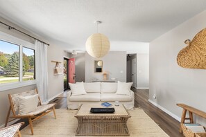 TV, video games, table football, ping pong - Pool & Play | Hot Tub, Ping Pong, Nintendo Switch (Stevensville)