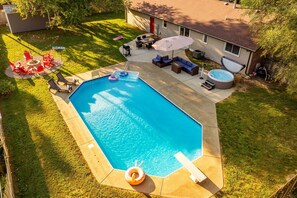 Pool - Pool & Play | Hot Tub, Ping Pong, Nintendo Switch (Stevensville)
