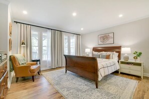 3 bedrooms, WiFi, bed sheets - Lovely Apex Vacation Rental on 7 Acres! (Apex)