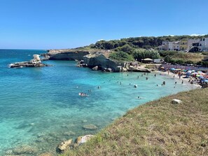 On the beach, sun loungers - House julia beachfront (otranto)