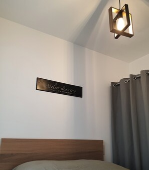 2 habitaciones, tabla de planchar con plancha, wifi y ropa de cama