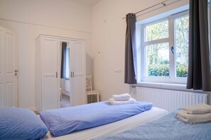 1 bedroom, internet, bed sheets