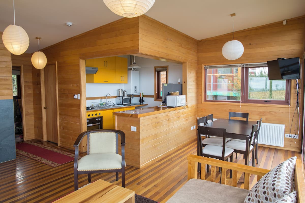 Cabin dành cho gia đình, quang cảnh vịnh | Truy cập Internet không dây miễn phí, bộ trải giường 