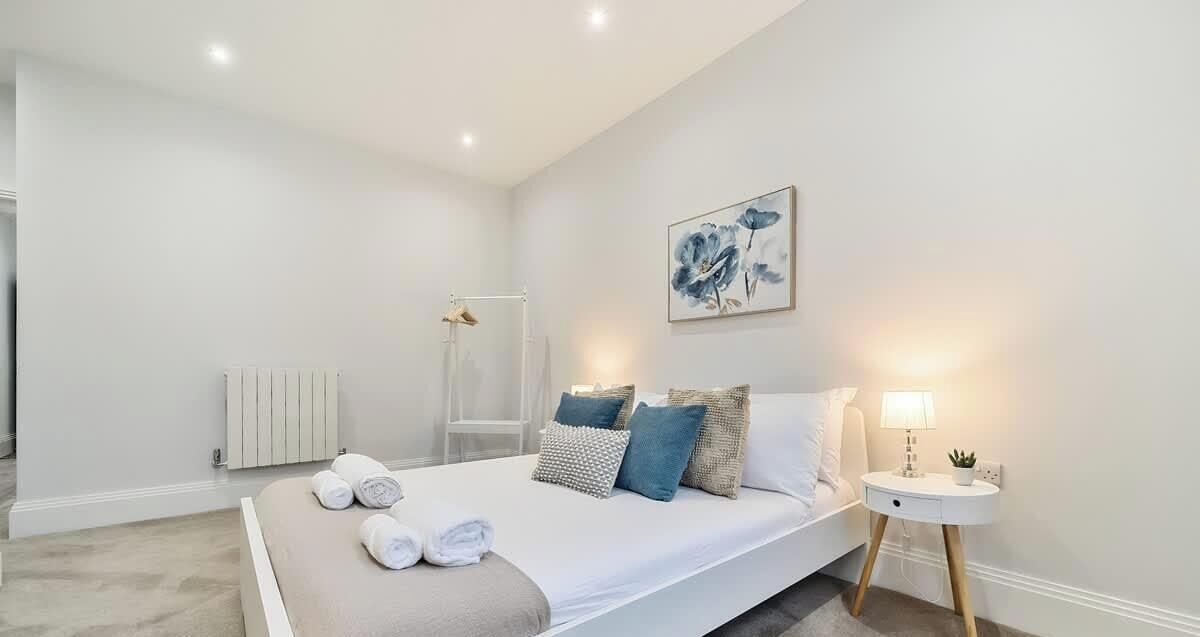 3 bedrooms, iron/ironing board, travel cot, WiFi