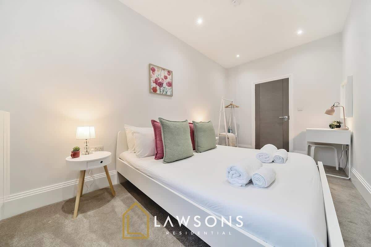 3 bedrooms, iron/ironing board, travel cot, WiFi