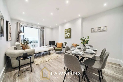 3-Bed With Sea Views- Contractors Welcome