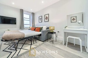 3 chambres, fer et planche à repasser, lit parapluie, Wi-Fi