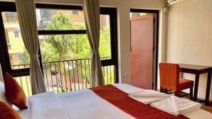 1 habitación, tabla de planchar con plancha, wifi y ropa de cama 