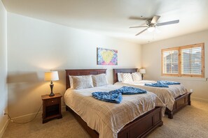 2 bedrooms, iron/ironing board, WiFi, bed sheets - Bear Hollow @Park City! Pool • Hot Tub • Fireplace (Summit County)
