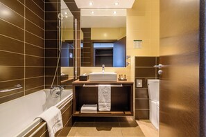 Hair dryer, towels, soap, shampoo - Hype Hotel (Biscarrosse)