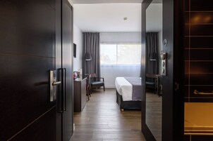 Comfort Double Room | Premium bedding, minibar, in-room safe, desk