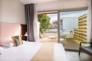 Superior Double Room | Premium bedding, minibar, in-room safe, desk