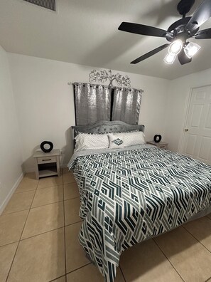 3 bedrooms, iron/ironing board, WiFi, bed sheets