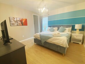 12 habitaciones, tabla de planchar con plancha, cuna de viaje y wifi