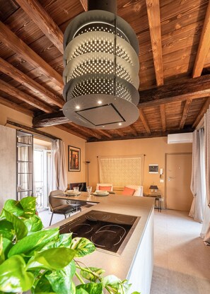 Interior - Happy days (Pavia)