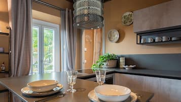 Frigorifero, microonde, forno, lavastoviglie