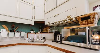 The Nook, a craftsman studio with everything you need