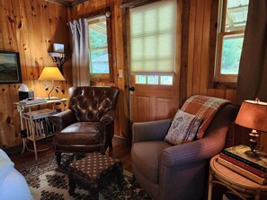 Smart TV - Magical Stays in Scaly Mountain Cabin (Scaly Mountain)
