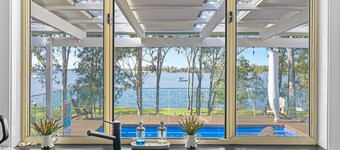 Waterfront Paradise Lodge Brightwaters