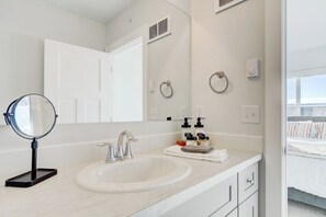 Bathroom - NEW Mountain Game Room Getaway (Bozeman)