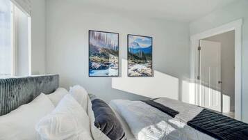 2 quartos, ferros/tábuas de passar roupa, Wi-Fi, roupa de cama
