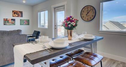 2 Adjoining Condos Rent Together