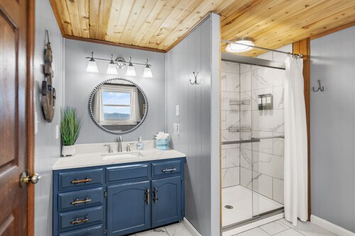 Pet & Family Friendly • Near Lake • HotTub • FirePit • Game Room • Close to town