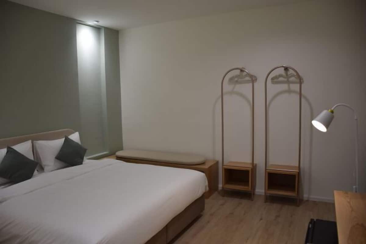 Insonorización, wifi gratis y ropa de cama
