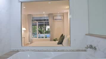 Quarto luxo | Banheiro | Produtos de toalete grátis, toalhas de banho, sabonete, shampoo