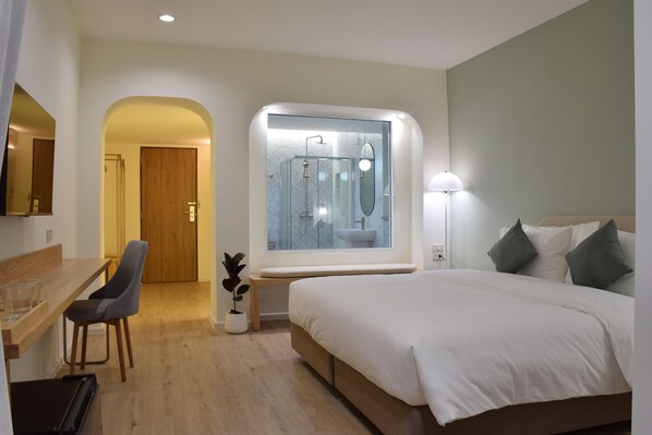 Deluxe kamer, balkon | Geluiddichte muren, gratis wifi, beddengoed