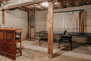 Cabaña, 3 habitaciones, fumadores, terraza | Sala de juegos