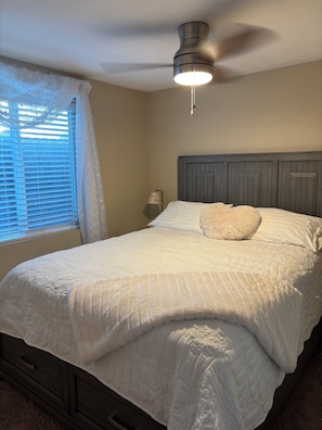 1 chambre, fer et planche Ă repasser, Wi-Fi gratuit, draps fournis