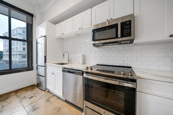 Fridge, microwave, oven, stovetop