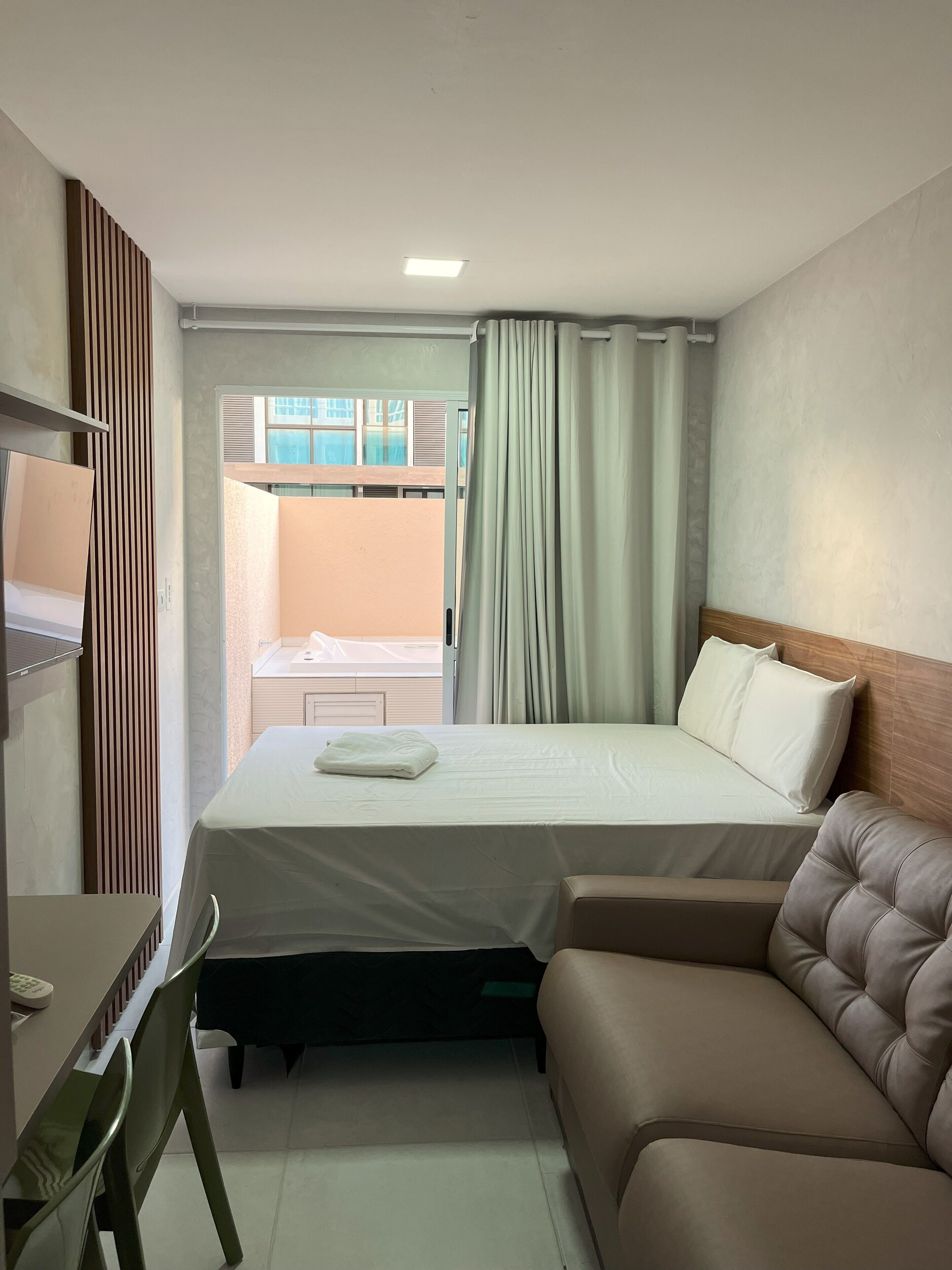 Comfort Studio Suite | Premium bedding, individually decorated, individually furnished