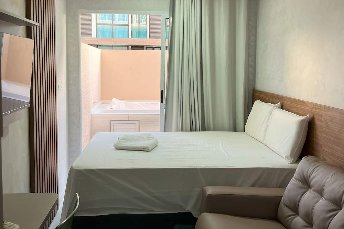 Comfort Studio Suite | Premium bedding, individually decorated, individually furnished