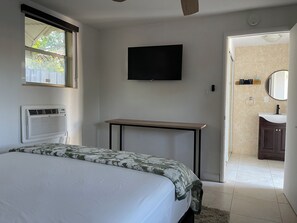 3 chambres, fer et planche à repasser, Wi-Fi, draps fournis