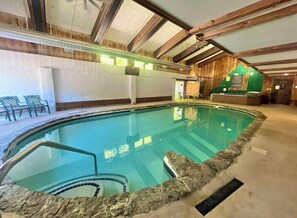 Piscine couverte, piscine extérieure