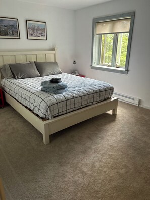 4 bedrooms, travel cot, WiFi, bed sheets