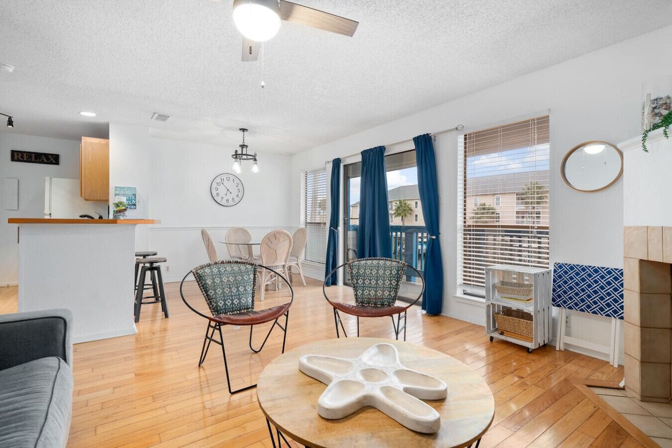 智能电视、壁炉