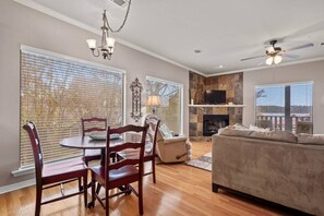 智能電視、壁爐