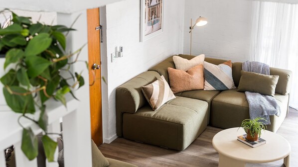 Smart TV - Happy Gilmore embrace the ultimate coastal Byron Bay lifestyle with this two-bedroom apartment, just (Byron Bay)